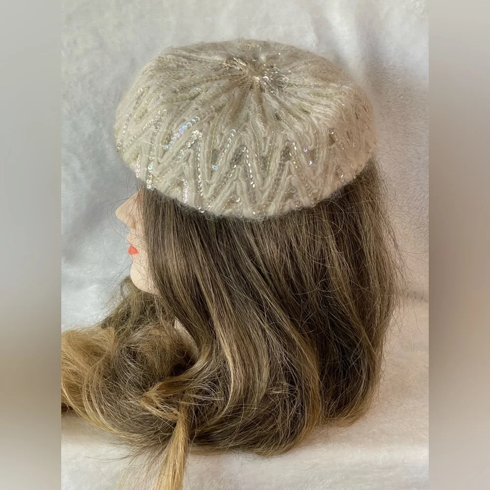 Amazing vintage Modern Miss cream iridescent sequence fascinator hat derby pill